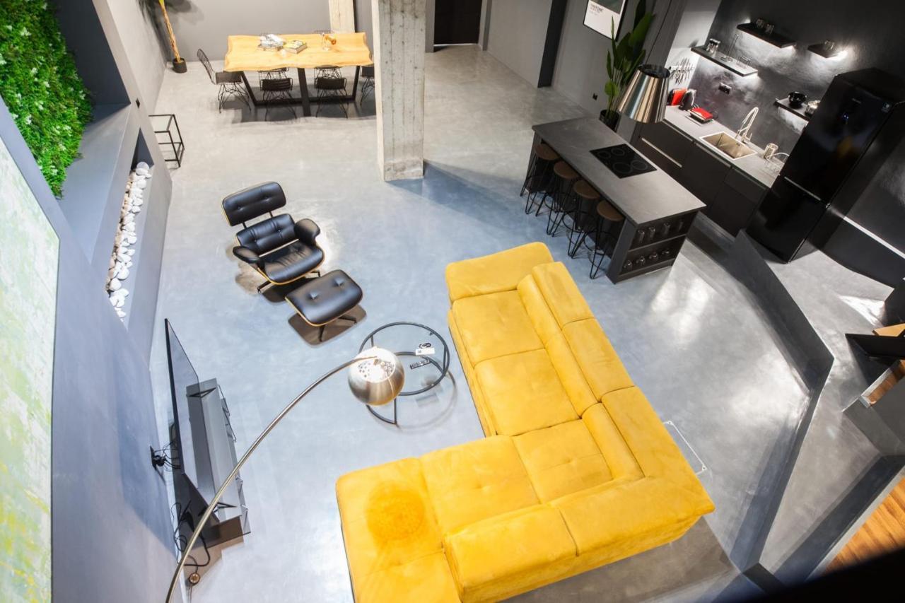 Trendy Industrial Apt Next To Museum Of Acropolis 아테네 외부 사진