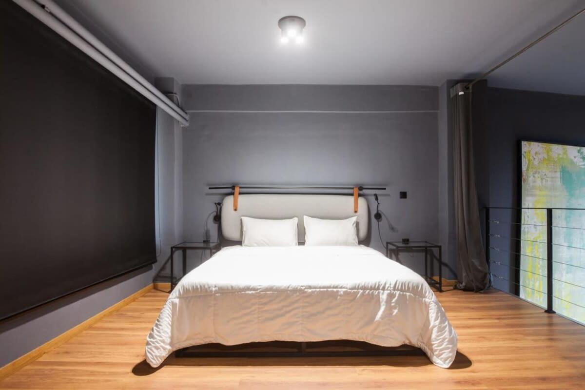 Trendy Industrial Apt Next To Museum Of Acropolis 아테네 외부 사진