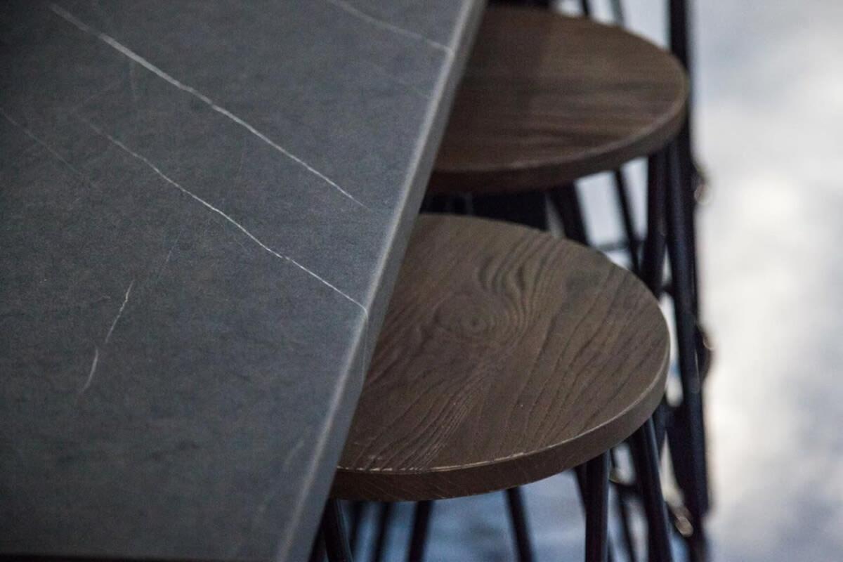 Trendy Industrial Apt Next To Museum Of Acropolis 아테네 외부 사진