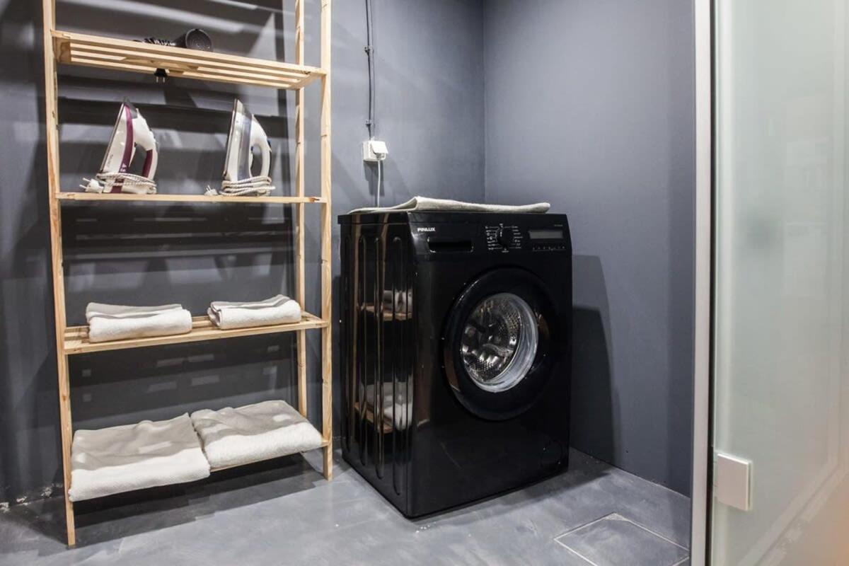Trendy Industrial Apt Next To Museum Of Acropolis 아테네 외부 사진