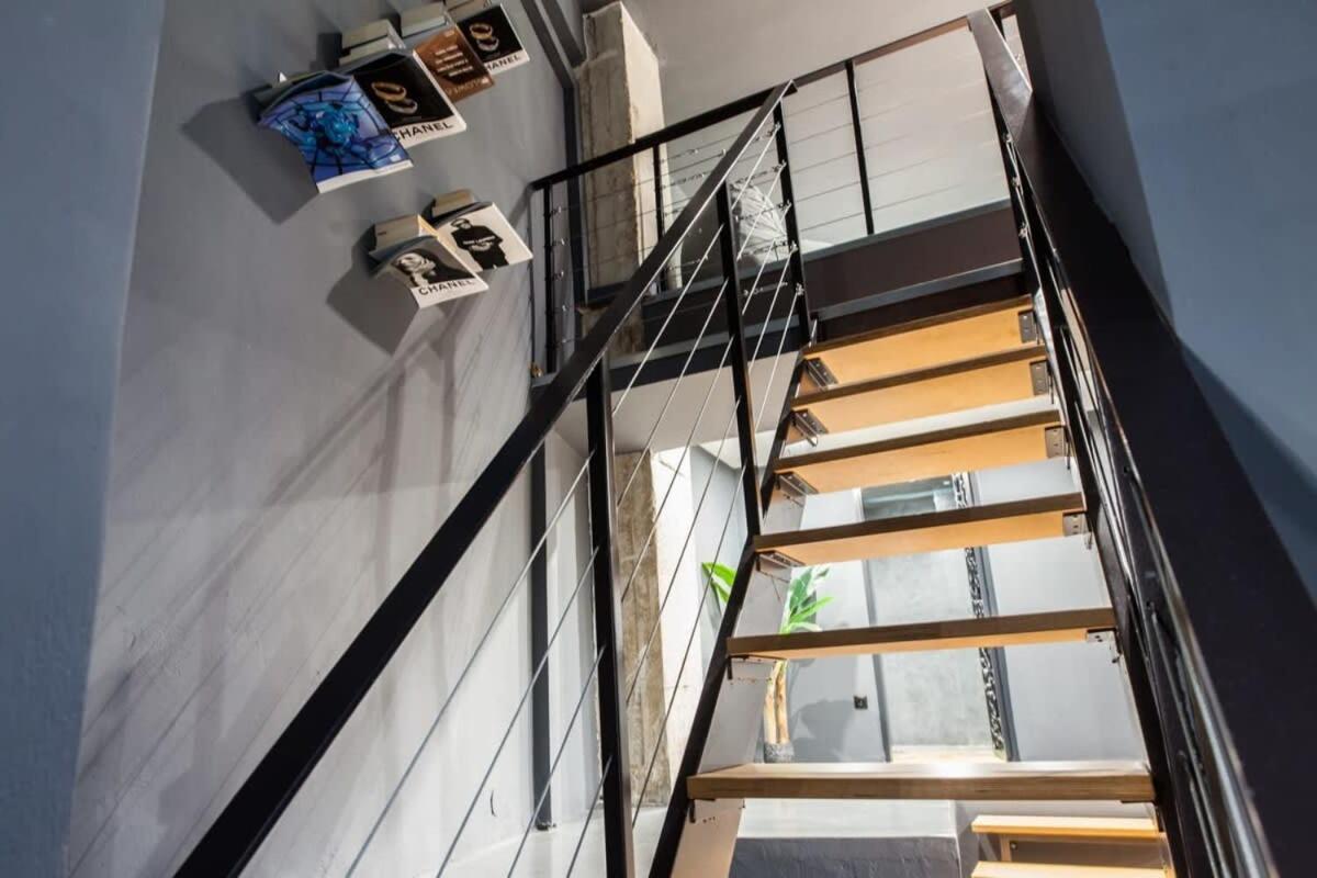 Trendy Industrial Apt Next To Museum Of Acropolis 아테네 외부 사진